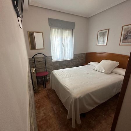 Pension Serafin Aviles Exterior photo