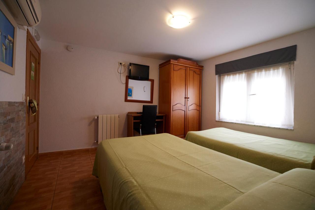 Pension Serafin Aviles Exterior photo
