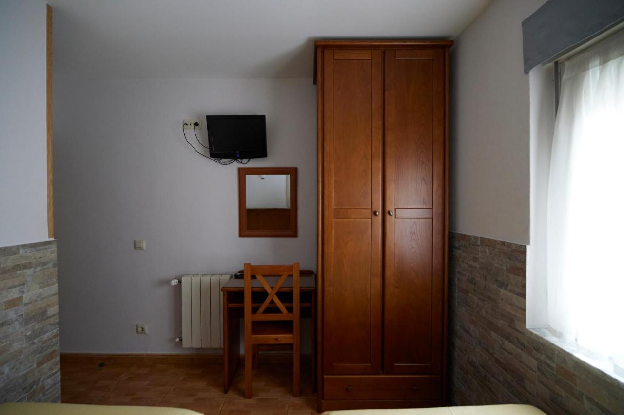Pension Serafin Aviles Exterior photo