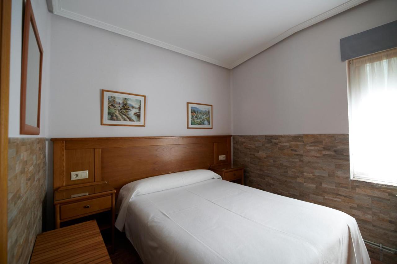 Pension Serafin Aviles Exterior photo