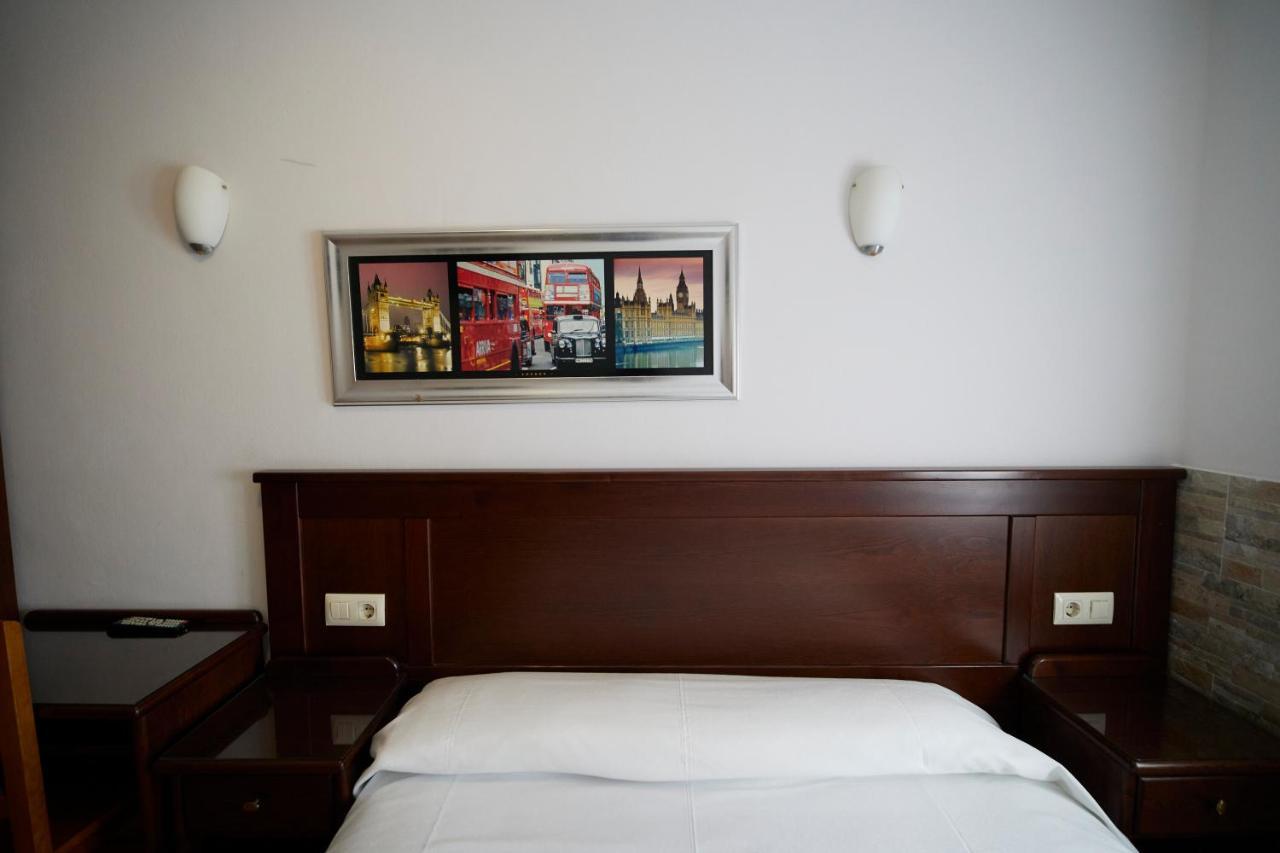 Pension Serafin Aviles Exterior photo