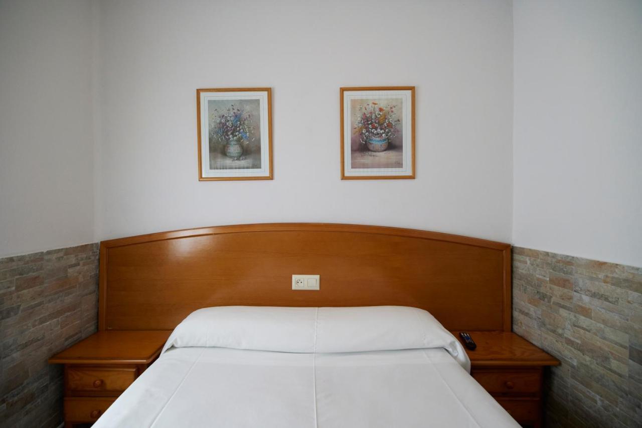Pension Serafin Aviles Exterior photo