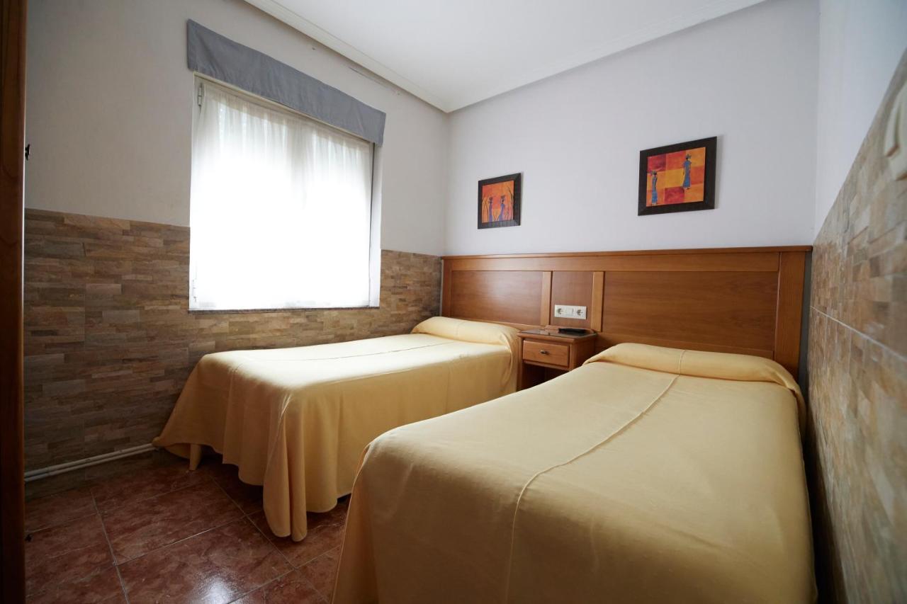 Pension Serafin Aviles Exterior photo