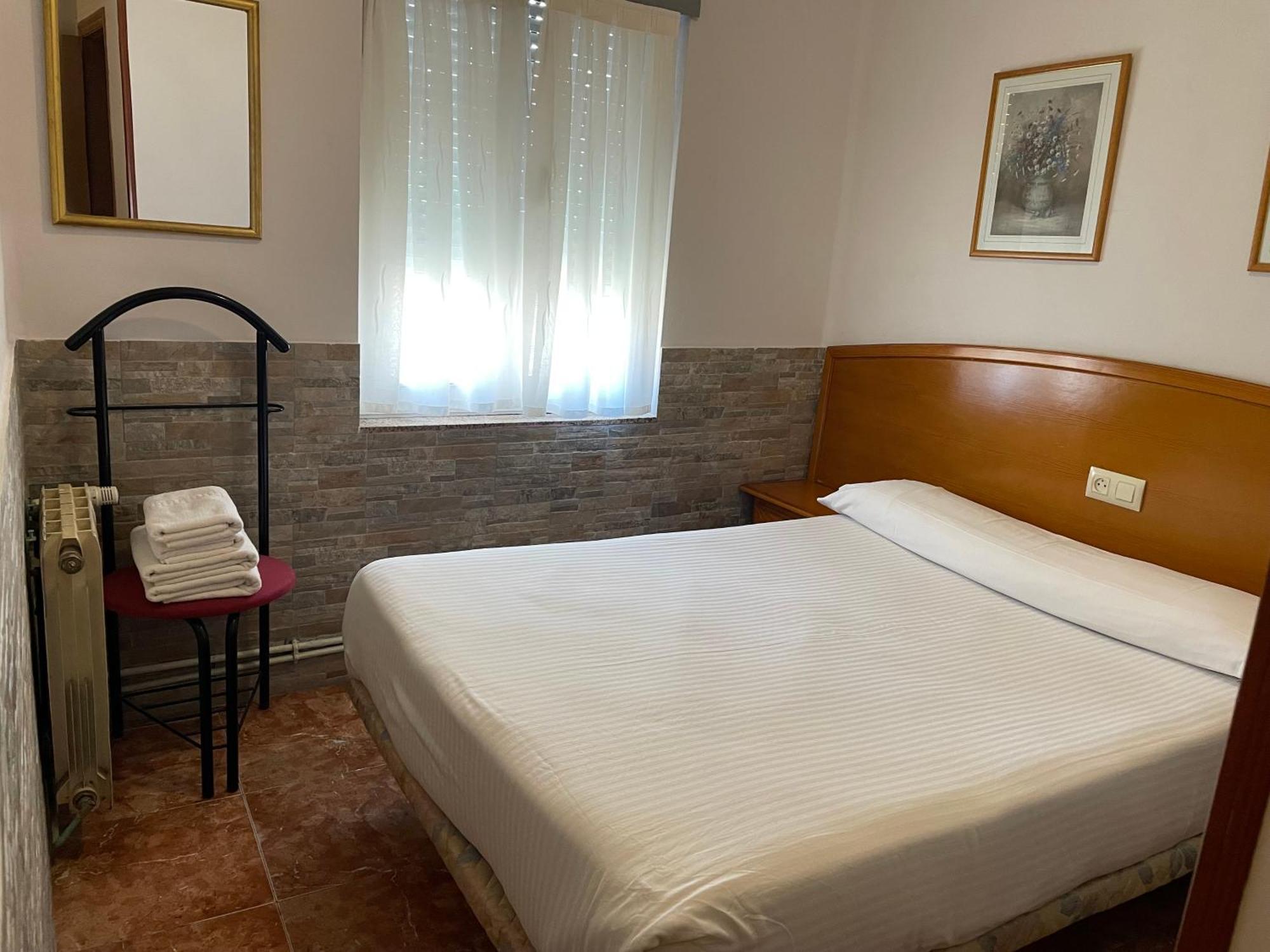 Pension Serafin Aviles Exterior photo