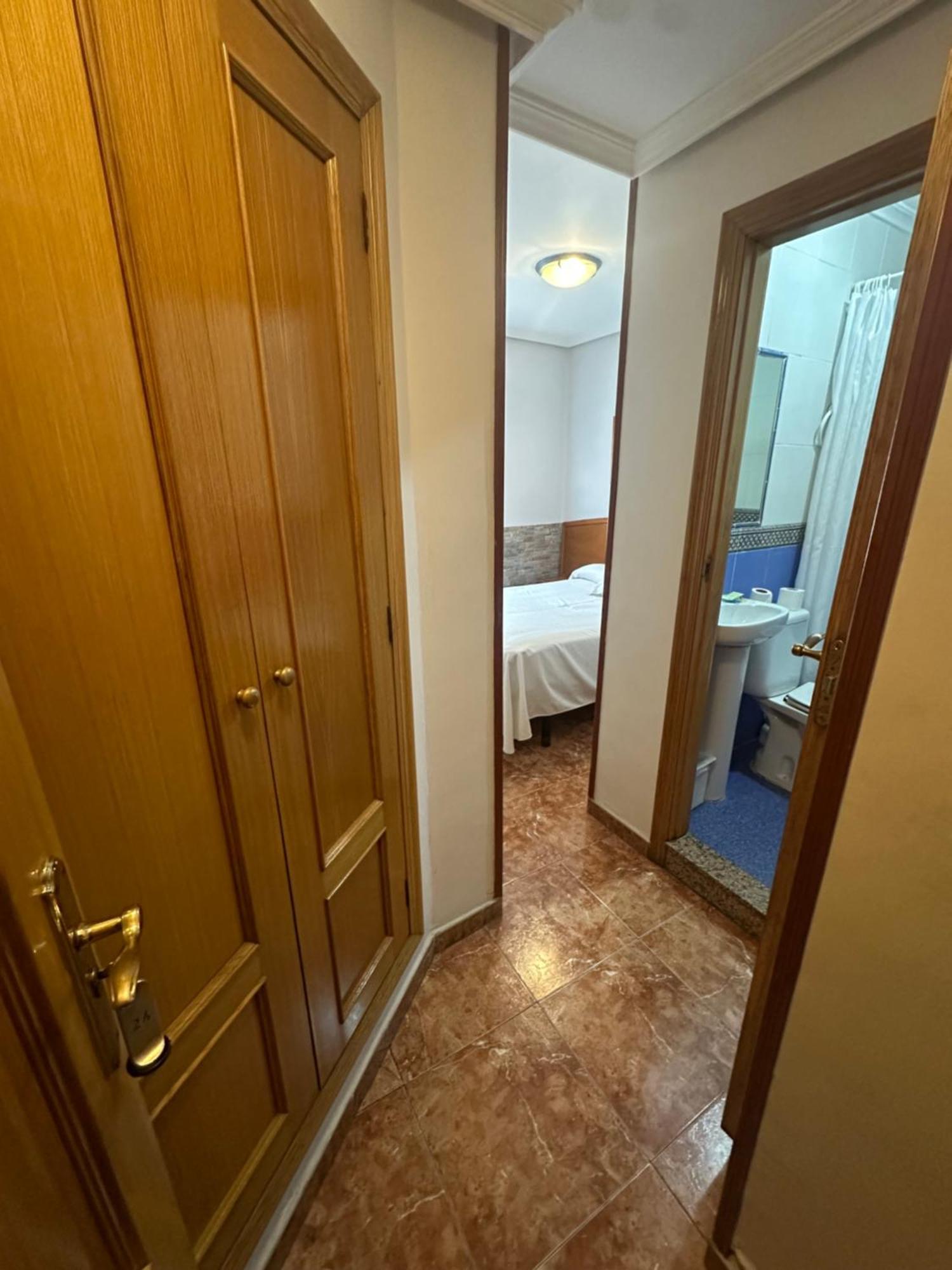 Pension Serafin Aviles Exterior photo