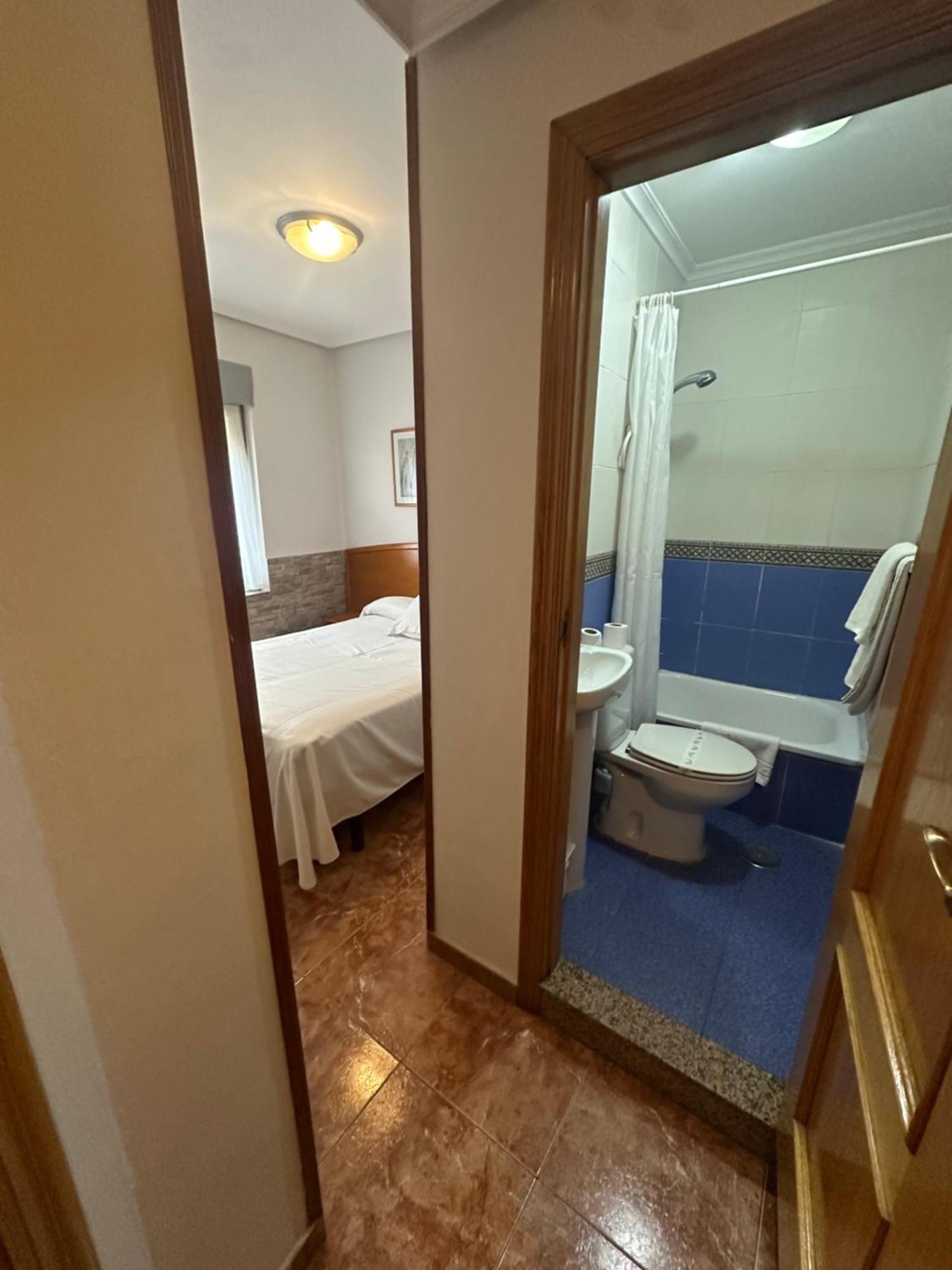 Pension Serafin Aviles Exterior photo